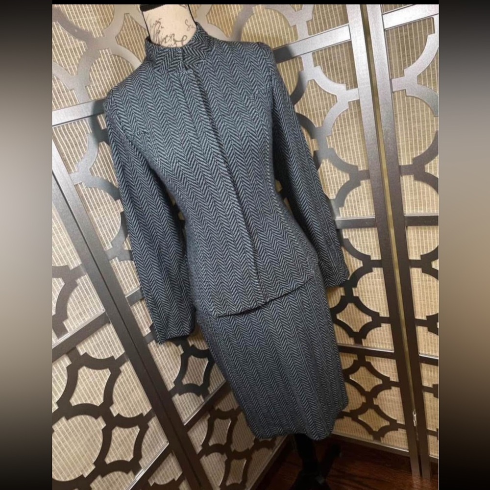 Blue Herringbone St. John Skirt Suit Size 8 Jacket and Skirt
